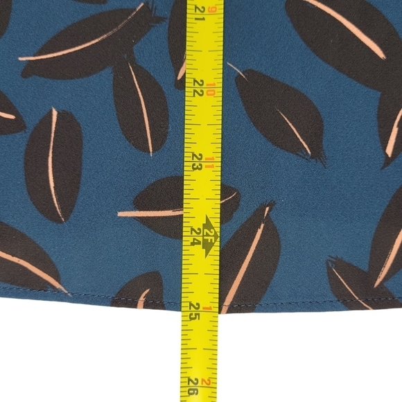 CAbi Shadow Leaf Blouse Size M Long Bell Sleeves V Neck Chiffon Pullover Relaxed - Picture 9 of 13